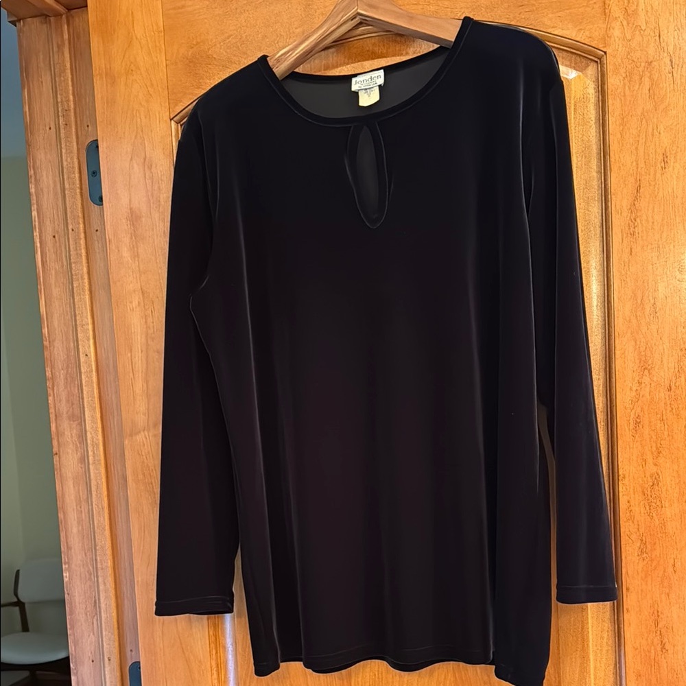 Elegant Black Velvet Long Sleeve Top